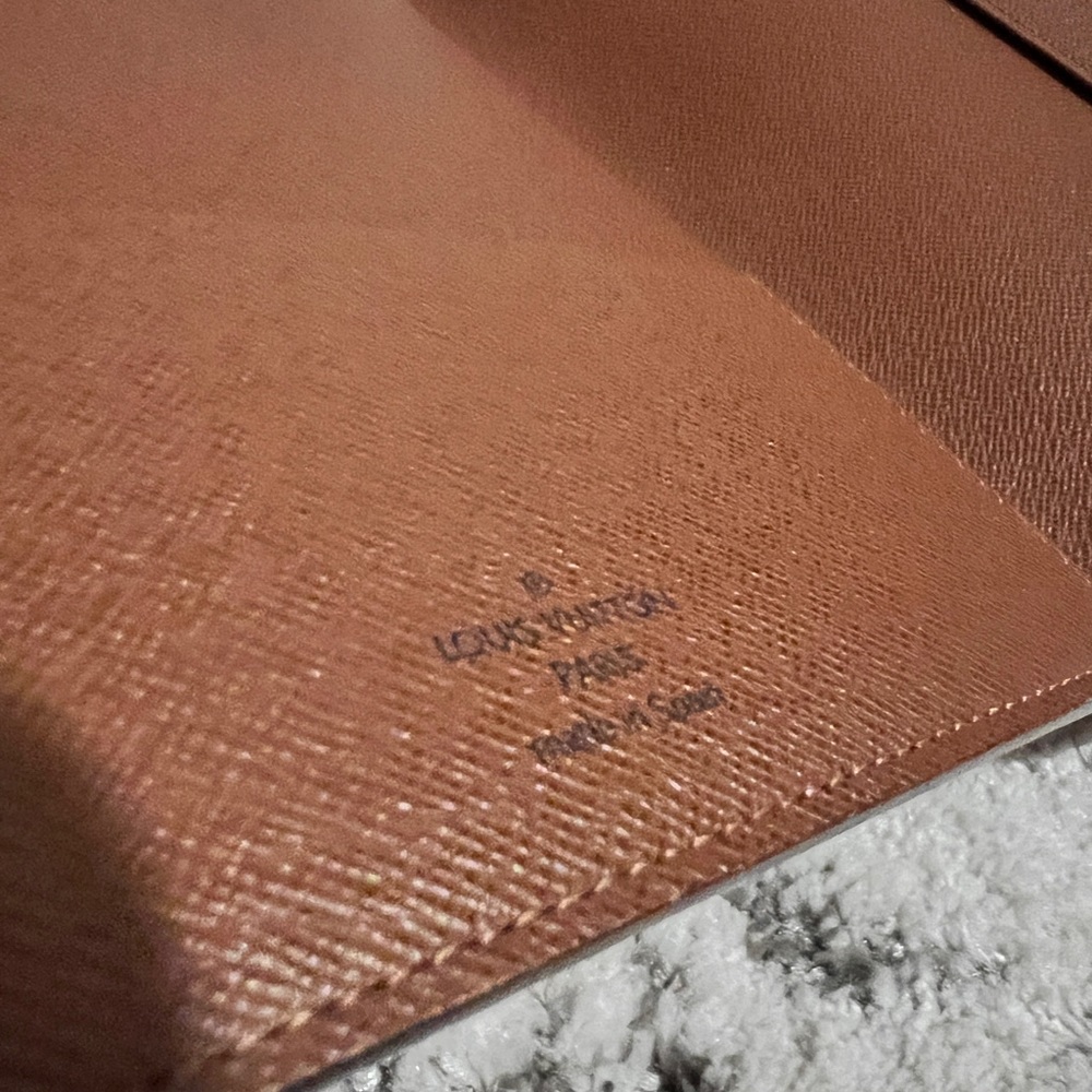 Louis Vuitton Desk Agenda Cover - Picture 5 of 11